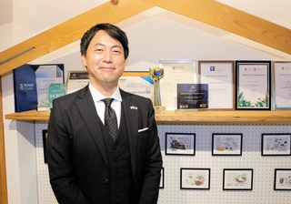 マレーシア留学サポートセンターを運営するグローバルハブジャパンの斉藤高志代表＝東京都渋谷区