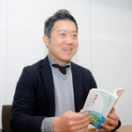 新著について語るりそな総合研究所の荒木秀之主席研究員＝大阪市北区天神橋２