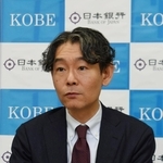 兵庫県内の金融経済概況について説明する日銀神戸支店の別所昌樹支店長＝神戸市中央区京町