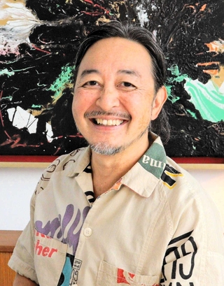 ファミリアの岡崎忠彦社長＝神戸市中央区磯上通４