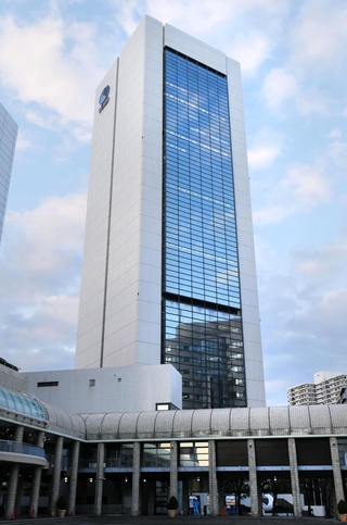 大東建託が取得したワールド本社ビル＝神戸市中央区港島中町６