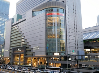 ヤマダストアーが地下に出店を計画するＪＲ大阪駅直結ビル＝大阪市北区梅田３