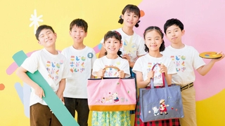 自らモデルになって体験した商品撮影（ファミリア提供）