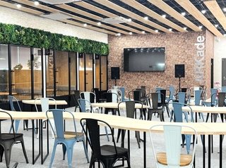 ４月３日に開業するオープンイノベーション拠点「ＡＲＫａｄｅ（アーケード）」＝尼崎市神田中通２（同市提供）