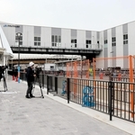 14日開業する手柄山平和公園駅の外観＝姫路市西延末