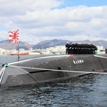 防衛省に引き渡された潜水艦「ちょうげい」＝１０日午前、神戸市兵庫区和田崎町１、三菱重工業神戸造船所