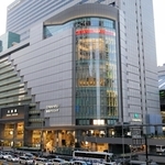 ヤマダストアーが地下に出店を計画するＪＲ大阪駅直結ビル＝大阪市北区梅田３