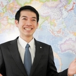 海外出店について語る西松屋チェーンの大村浩一社長＝姫路市飾東町庄