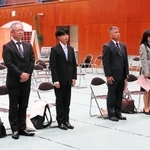 有機農業アカデミーの入学式に臨む１期生の６人＝加西市別府町、兵庫県立農林水産技術総合センター