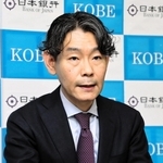 兵庫県内の金融経済概況について話す日銀神戸支店の別所昌樹支店長＝神戸市中央区京町