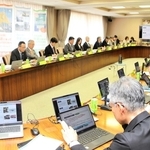 兵庫県内のローカル線の利用促進策について話し合った協議会＝１６日午後、神戸市中央区下山手通５、兵庫県庁