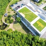 内閣総理大臣表彰を受けたエスペックの神戸Ｒ＆Ｄセンター＝神戸市北区（同社提供）