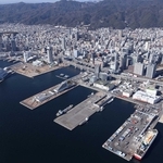 神戸港＝２０２２年１月２２日、神戸市中央区