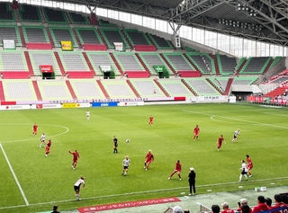 ノエビアスタジアム神戸で行われたサッカー女子ＷＥリーグＩＮＡＣ神戸の試合（筆者提供）