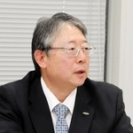 決算を発表する新明和工業の椢原敬士社長＝大阪市北区、大阪取引所