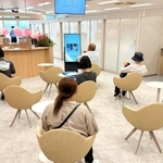 個人客専用店舗「エムットスクエア」に改装した三菱ＵＦＪ銀行夙川支店＝西宮市羽衣町