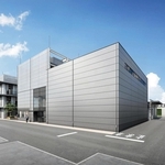 ハリマ化成グループが加古川製造所内に新設する新工場の完成予想図。左奥が研究棟（同社提供）