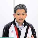 入浴剤への思いを話す加藤貴史・アース製薬藤枝工場長。入浴剤の元祖、バスクリンを扱う＝静岡県藤枝市