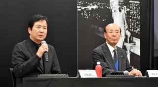 ブランドの展望を語るＯＴグループ社長の庄田良二氏（左）とアシックス会長の廣田康人氏＝東京都港区