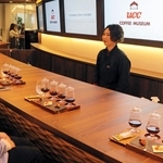 ＵＣＣコーヒー博物館の新設ラウンジ。ブレンドと食べ合わせの体験を提供する＝神戸市中央区港島中町６