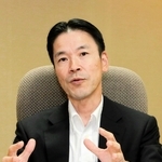 インタビューに応じるみなと銀行の持丸秀樹社長＝神戸市中央区三宮町２