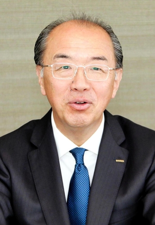 インタビューに応じるシスメックスの松井石根社長＝神戸市中央区脇浜海岸通１