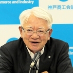 会見する神戸商工会議所の川崎博也会頭＝神戸市中央区港島中町６（撮影・谷口夏乃）