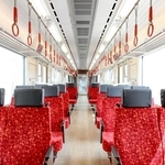阪神電鉄の有料座席指定サービス「らくやんシート」で使われる車両内部（同社提供、提供元が画像の一部を加工しています）