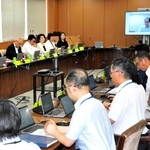 兵庫県の経済や雇用について専門家や経営者らが議論した会議＝県庁