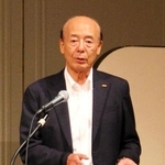 グローバル展開について語るアシックスの廣田康人会長＝神戸市中央区港島中町６、神戸ポートピアホテル