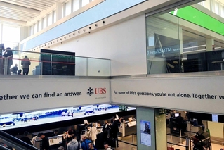 参考になるロンドン・シティ空港。ビジネス客に特化した設計。かつて全席ビジネスクラスでニューヨークと結ぶ名物路線が就航した（２０１４年、筆者撮影）