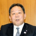 神戸空港の戦略などを語る関西エアポートの三上康章社長＝大阪府泉佐野市