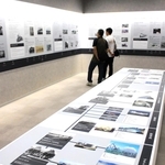 川崎重工業グループの多彩な技術を紹介する歴史コーナー＝神戸市中央区波止場町、カワサキワールド