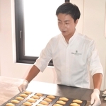 販売数でギネス世界記録に認定されたフィナンシェ＝東京都中央区
