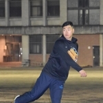 母校で自主トレーニングに励む佐藤輝明選手＝西宮市甲東園２