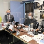 阪神・淡路大震災を振り返り、今後の防災を考える特別番組の収録に臨む出演者ら＝宝塚市逆瀬川１