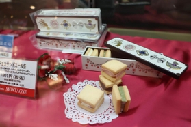 小学生がデザインを考案したスイーツ＝川西市栄町、川西阪急