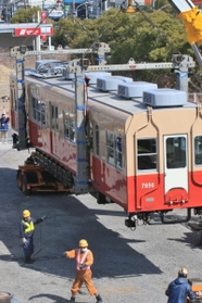宙に浮く赤胴車“再出発”の地へ 武庫川団地に移設 西宮 | 阪神 | 神戸