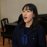 センバツの開会式で国歌斉唱をする柏原雅さん＝西宮市上甲東園２、県立西宮高校（撮影・斎藤雅志）