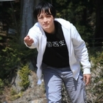 真剣なまなざしで練習する中さん＝川西市満願寺町
