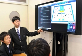 レスキュー部門の世界大会に向け、課題を話し合う生徒たち＝尼崎市口田中２、尼崎双星高校