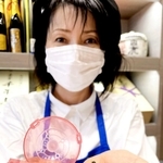 黒松白鹿とおちょこのミニチュアフィギュア＝西宮市鞍掛町、白鹿クラシックス