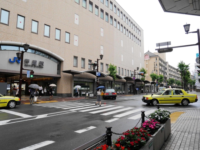 コロナ禍ながら変動率が県内２位だったＪＲ芦屋駅前＝芦屋市船戸町