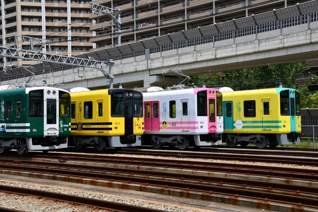 武庫川線で野球をテーマにした新車両（提供）