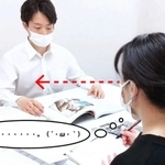 ふとした瞬間に気になるシャツの下。「見たくて見ているわけではないんです」（提供）