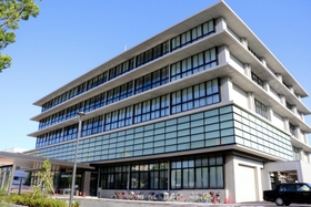 神戸地方裁判所尼崎支部の外観＝尼崎市水堂町３