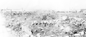 焼け野原となった１９４６年ごろの尼崎市の杭瀬商店街付近（故・中田寅一氏撮影、尼崎市立歴史博物館提供）