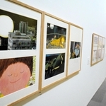 コンクールで入選した、国内外の作家の絵本原画が並ぶ＝西宮市大谷記念美術館