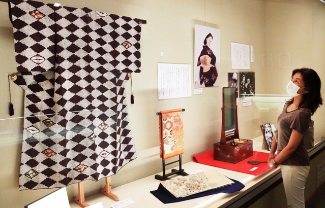 「細雪」をテーマにした特別展の様子＝芦屋市伊勢町、谷崎潤一郎記念館