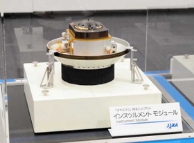 はやぶさ２の「インスツルメントモジュール」。採取したサンプルを入れておく試料コンテナなどが収められている（宇宙航空研究開発機構提供）